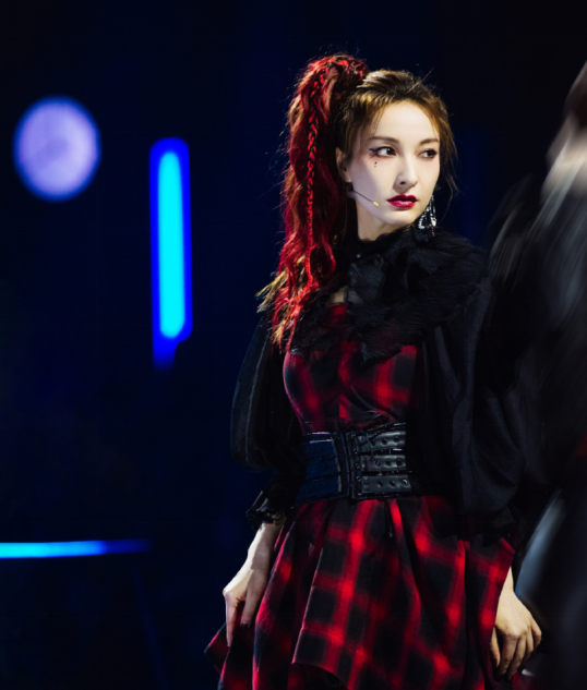 吴昕|都说吴昕废柴，当孟佳垫底时，她的反应暴露主持功力