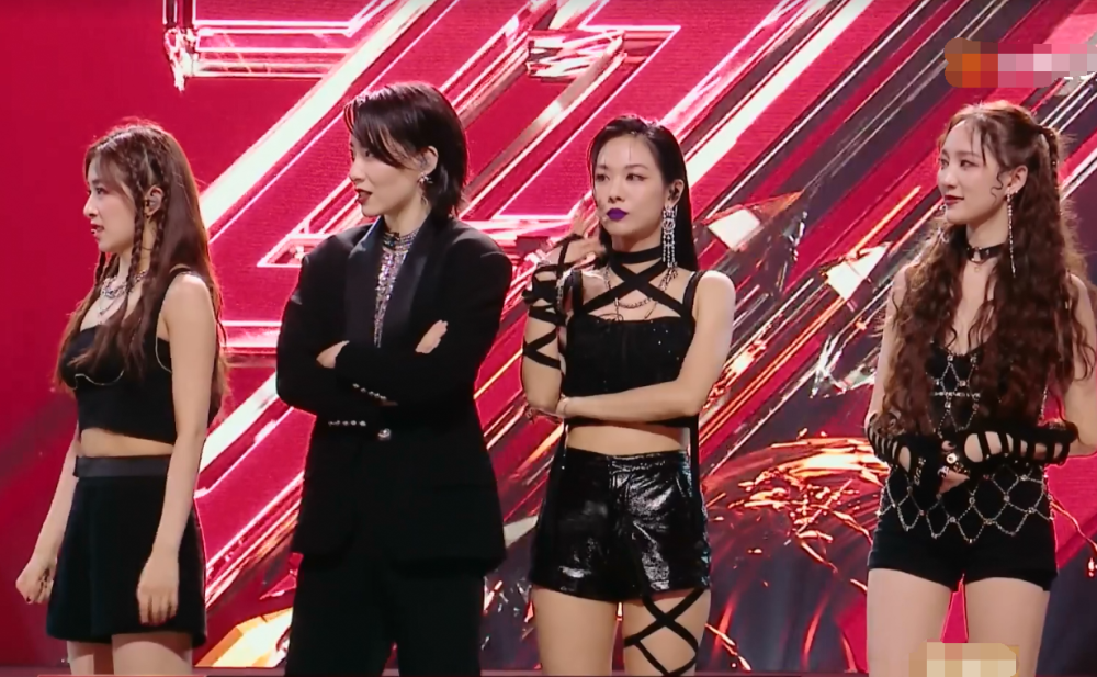 吴昕|都说吴昕废柴，当孟佳垫底时，她的反应暴露主持功力