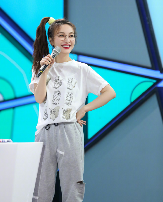 吴昕|都说吴昕废柴，当孟佳垫底时，她的反应暴露主持功力