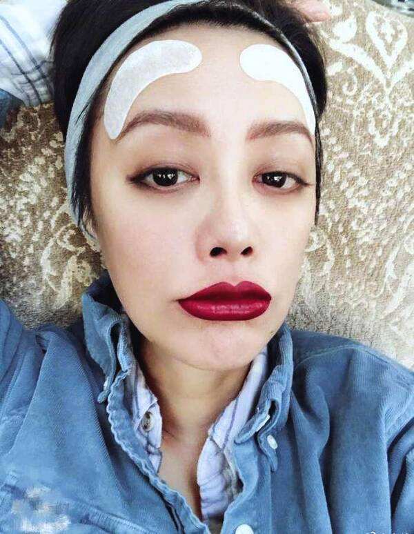 有种"颜抗造"叫宁静,全世界最丑的口红都敢涂,网友:有颜任性