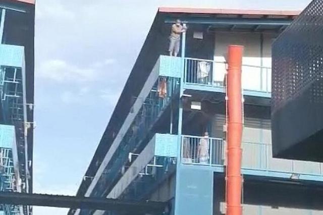 新加坡_社会|中国工人被困新加坡，买好机票遭雇主扣押护照，情绪崩溃欲跳4楼