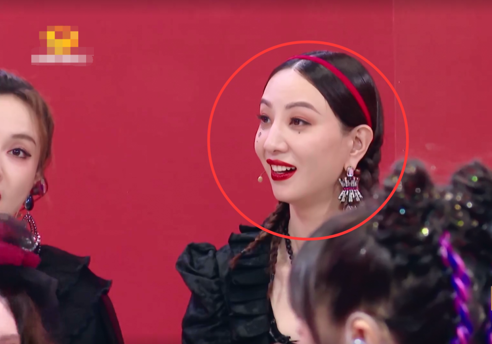 张含韵|当张含韵拿第一，黄圣依苦笑，宁静放弃表情管理