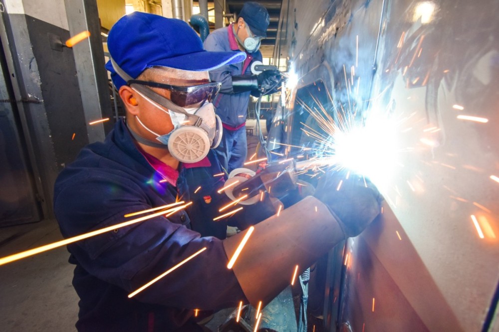 北京|北京1.5万辆公交高温下运转如常，背后有帮“美容师”