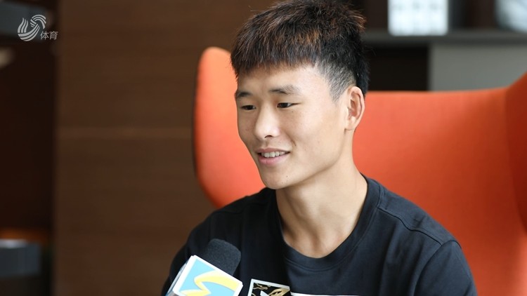 "乡下男孩"吴举:瑞士客场拿下金腰带险落泪 二番战刘威志在胜利_腾讯