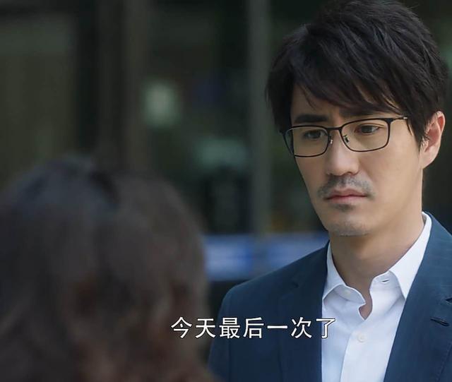 三十而已|三十而已：钟晓芹陈屿离婚后有点甜，几个细节看出他们会复婚，钟晓阳是炮灰