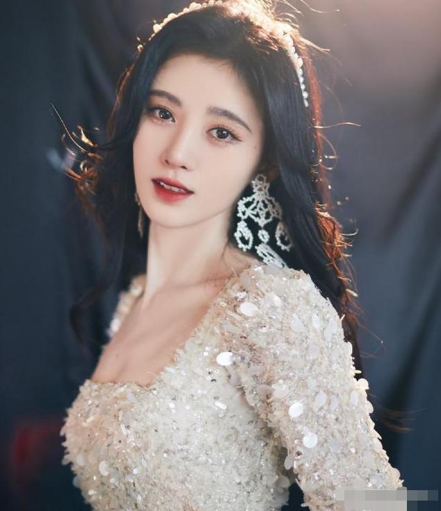 鞠婧祎|央视镜头堪称“卸妆水”？看到鞠婧祎怼脸照，不敢相信自己的眼睛