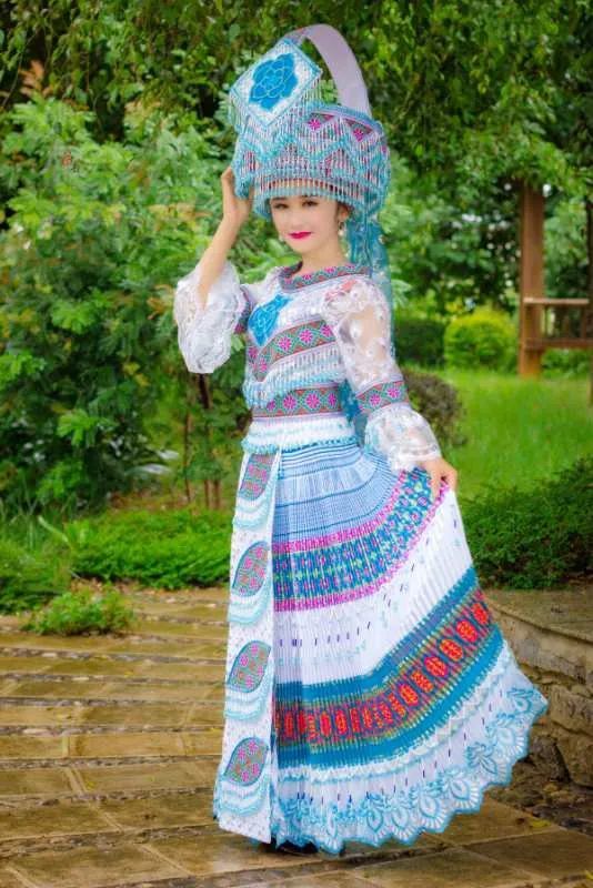 马关苗族服饰穿在身上的历史