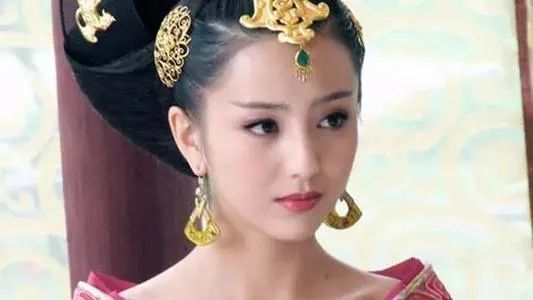 佟丽娅|佟丽娅又错过一次热搜