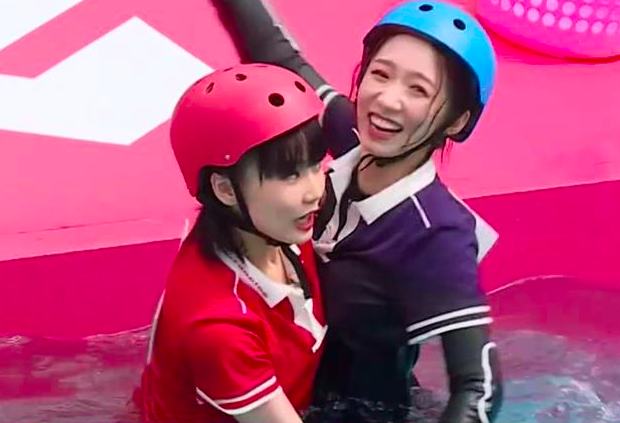 孟美岐|孟美岐尊重前辈，与宋祖儿现身却走身后，和杨颖比拼不敢赢