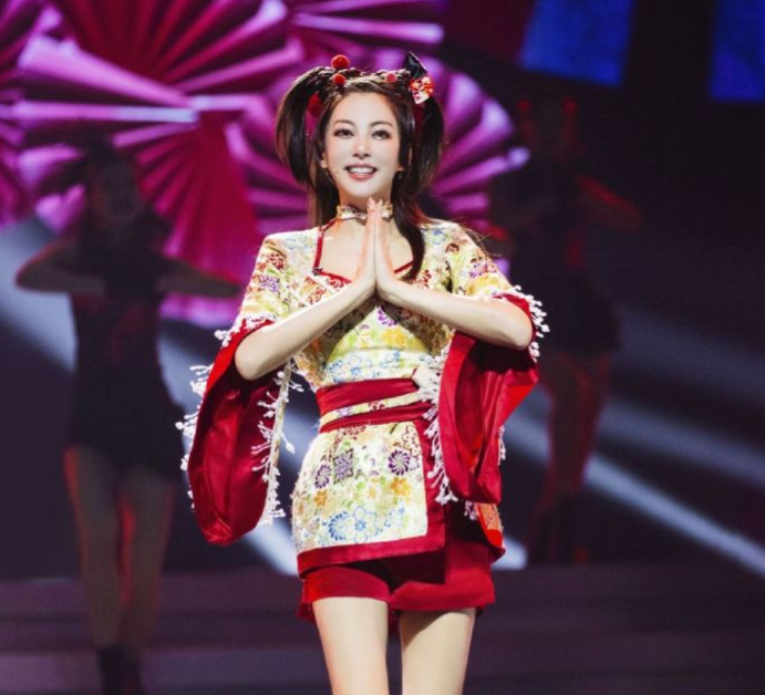 乘风破浪的姐姐|《浪姐》三公被淘汰，网友吐槽指责，金莎发文称“真的很对不起”