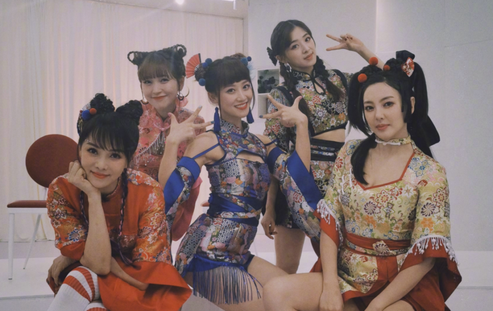 乘风破浪的姐姐|《浪姐》三公被淘汰，网友吐槽指责，金莎发文称“真的很对不起”