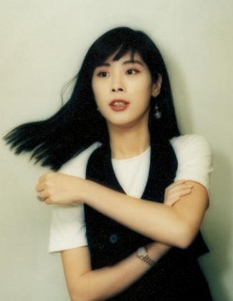 关淑怡|“命苦”的关淑怡，跟和尚生子16年后，街头近照惹人怜，今怎样了