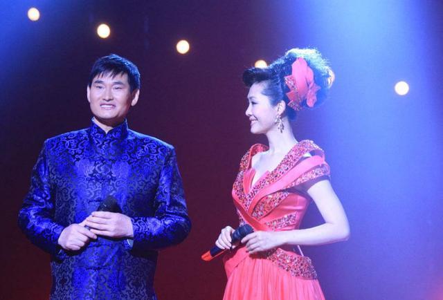 朱之文|“大衣哥”朱之文又换新车，不仅车牌是“999”，还有私人司机