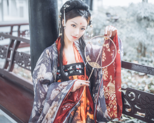 本以为刀小刀穿古装很好看可看到刘思瑶才知啥叫真女神