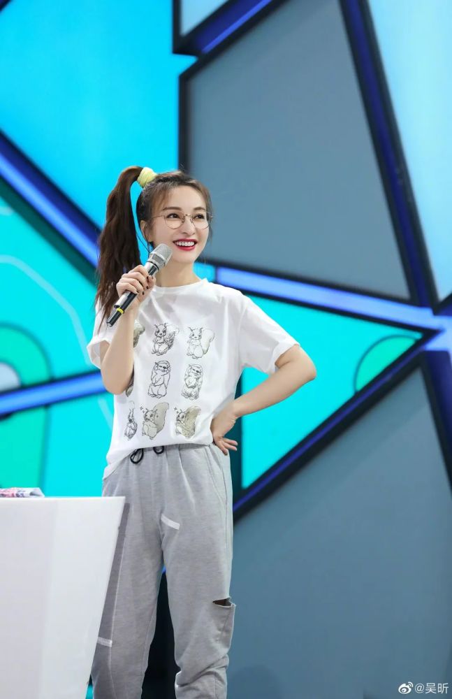 吴昕|厉害了我的姐！吴昕一脸认真拉票，句句戳心