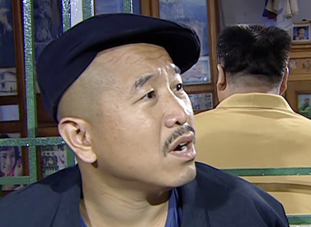 王小利|王小利退出《乡村爱情13》后首亮相，与娇妻秀恩爱，不演刘能也罢