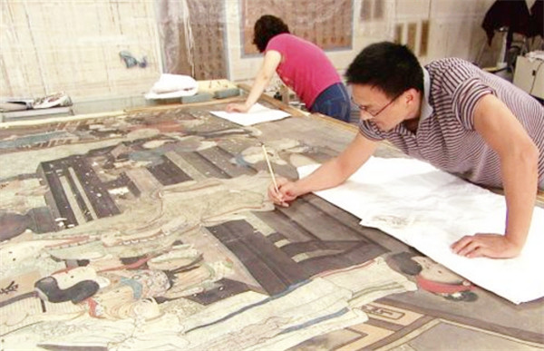 文物|老汉无意中捡到一堆破布，被儿子20元卖掉买酒喝，如今估值4个亿