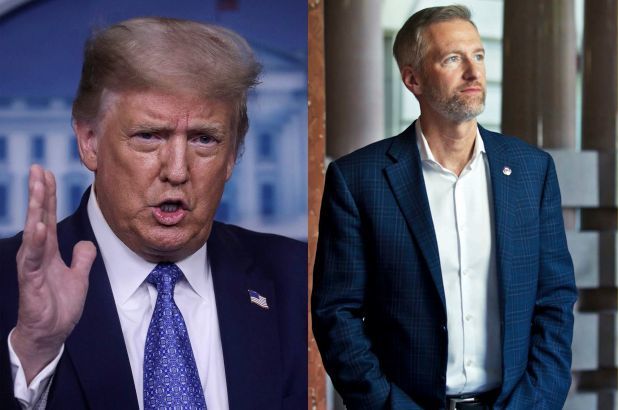 特朗普|美国一市长在抗议现场被警察扔催泪弹，特朗普嘲讽：真是太可怜了