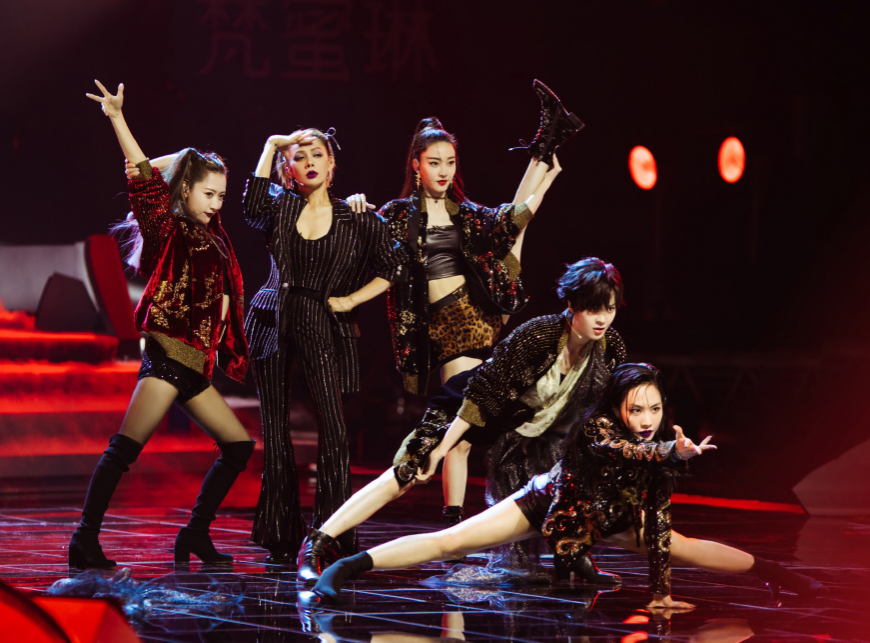 宁静|当宁静介绍队员时，谁注意到王丽坤，只有她被区别对待