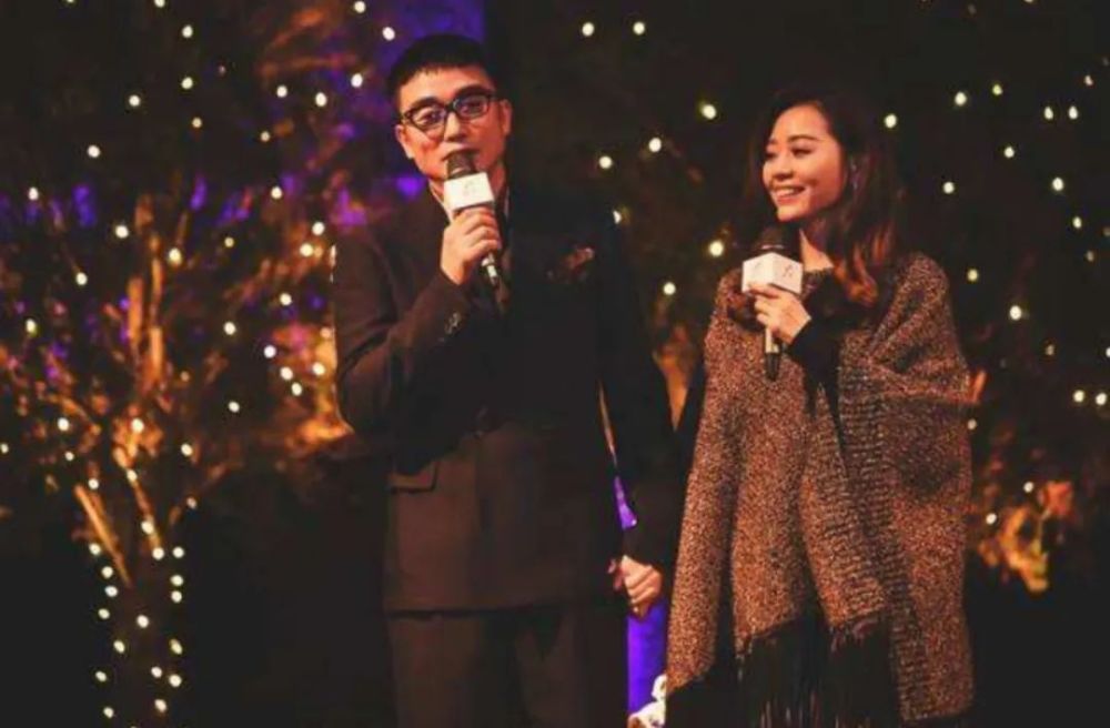 张靓颖|张靓颖恋上大19岁冯轲，不顾母亲反对结婚，新男友曝光却不是他？