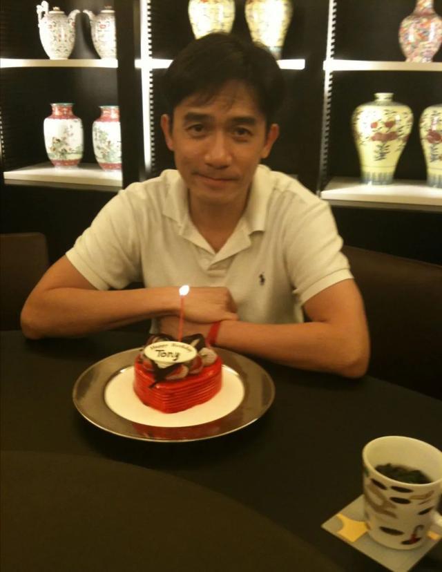 梁朝伟|梁朝伟妹妹：哥哥因赌鬼父亲不愿生子，她的女儿或将继承亿万财产