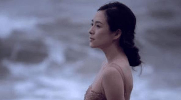 关晓彤|章子怡卸妆后打58分，关晓彤卸妆后打98分，最后一位打满分？