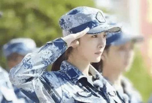 关晓彤|章子怡卸妆后打58分，关晓彤卸妆后打98分，最后一位打满分？