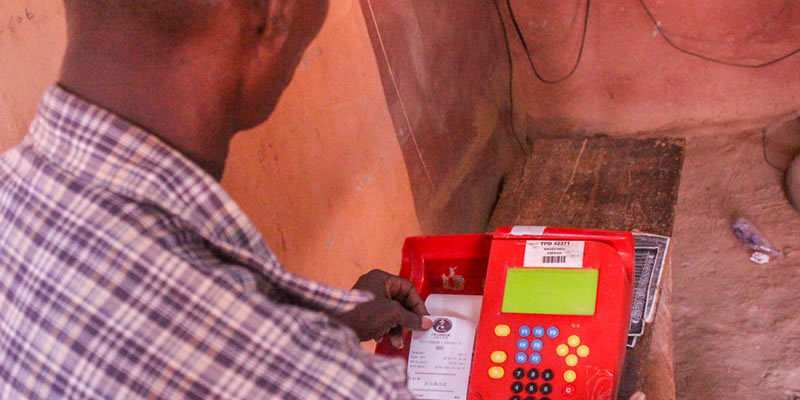 彩票店|男子购买彩票喜中大奖，却一分钱都拿不到