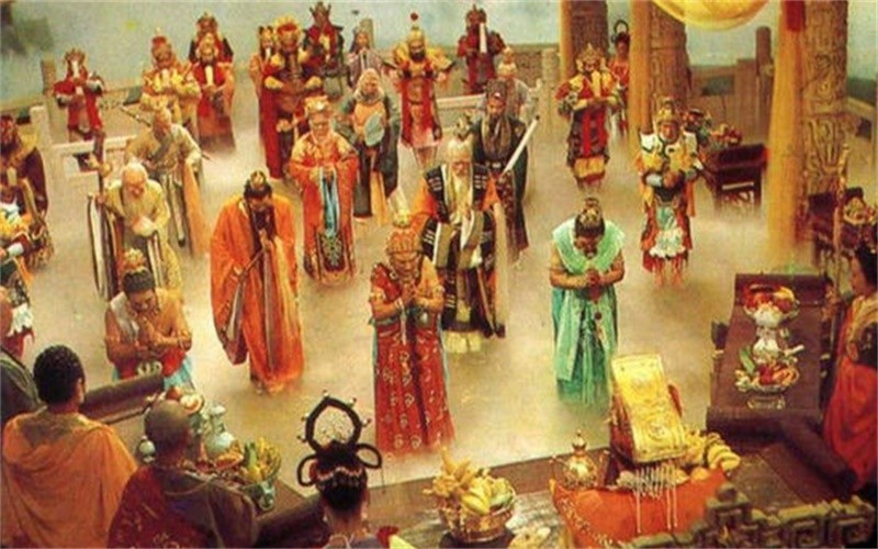 泾河龙王|为什么泾河龙王改了下雨的时辰和数量就要被杀，四海龙王水淹陈塘关却没事？