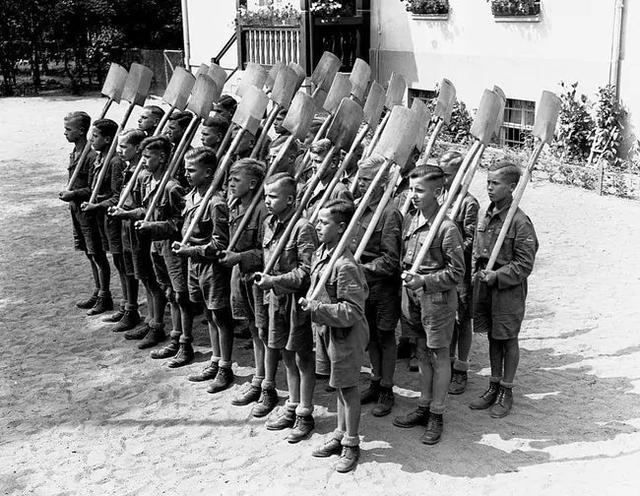 32张纳粹德国青年团照片给人带来噩梦的时刻