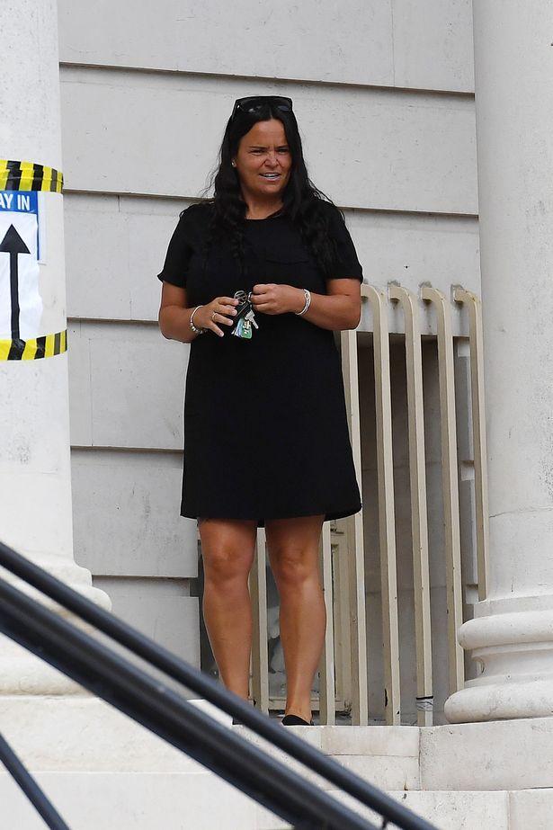 英国_社会|英国女狱警堕入情网，爱上男囚犯，对方还是个有妇之夫