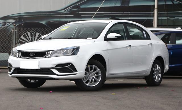 手握7万都能买轿跑,可语音控制,有贯穿尾灯,还看吉利帝豪?