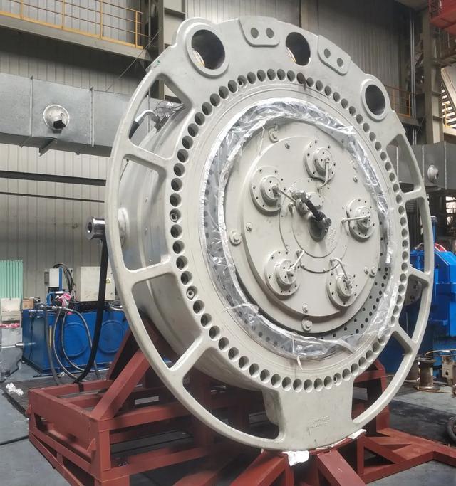 大连重工成功研制出32兆瓦海陆两用半直驱增速机
