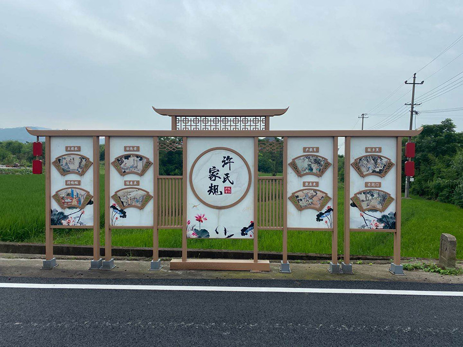 吃好午饭,许某某和女儿去了派出所,把钥匙给了许明让他们回自己家休息