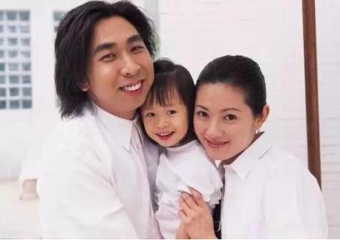 李丽珍|54岁李丽珍曾被指当小三，与初恋纠葛30年，近况曝光女儿美艳似母