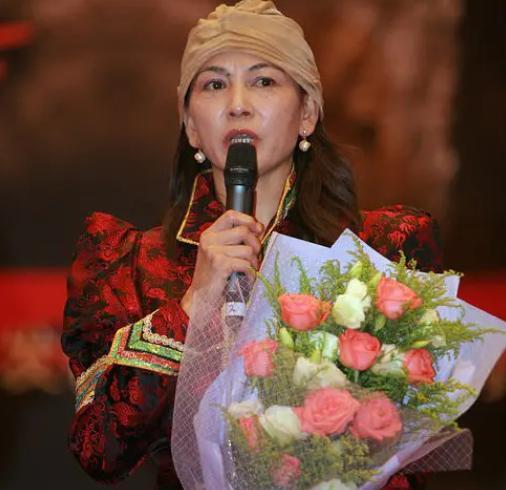 白云之下|不得不提的东京电影节入围佳作《白云之下》，美出新高度