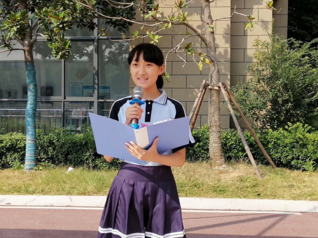 一起来听听吧为大家推荐的《朝花夕拾》王璟同学合肥市西递中学今天