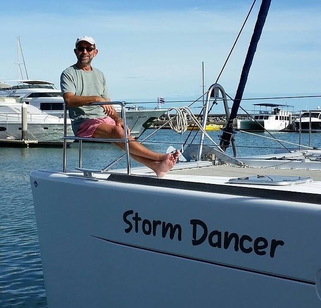 澳大利亚_社会|澳洲夫妇驾船环游世界，在海上发出求救信号后突然消失无踪