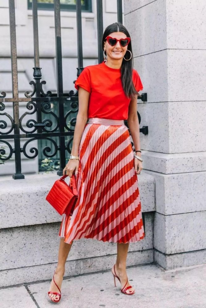 亚洲女生最在意的显白穿搭,首选这4个颜色,能让你立刻白好几度