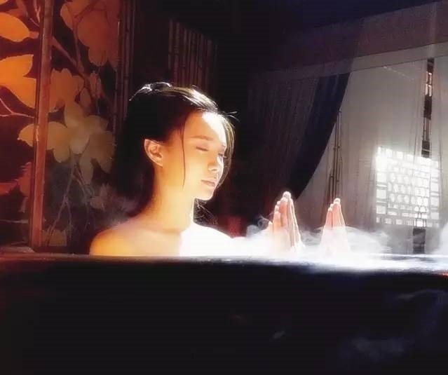 影视剧里的洗澡戏是怎么拍的剧组脑洞大开关晓彤演技精湛