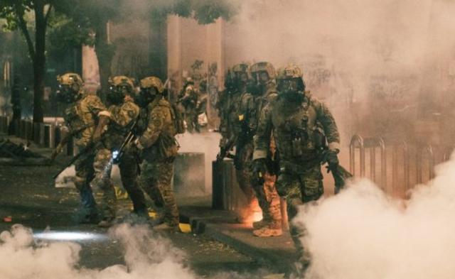 特朗普|特朗普又被起诉，被控用催泪瓦斯、橡皮子弹和其他手段来压制抗议