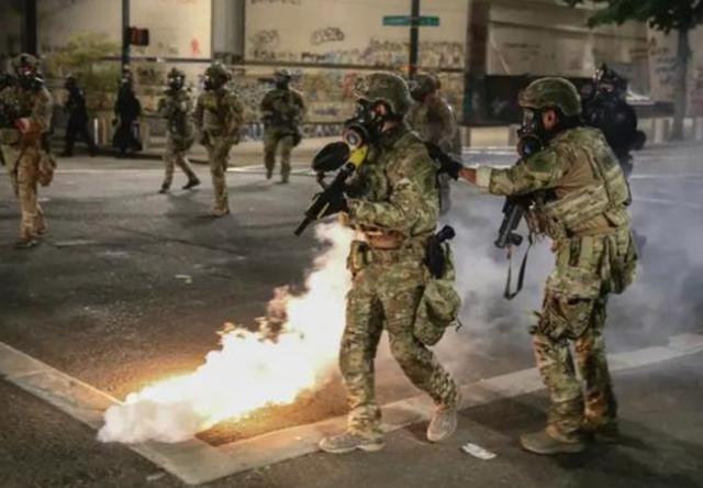 特朗普|特朗普又被起诉，被控用催泪瓦斯、橡皮子弹和其他手段来压制抗议