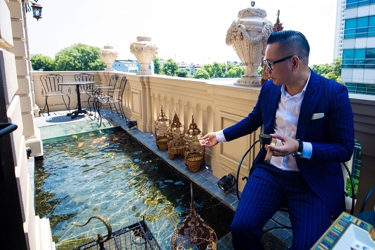 锦鲤|男子花300多万买了85条锦鲤，称会继续买直到不喜欢为止