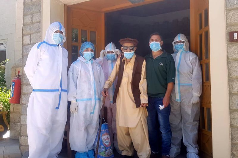 新冠病毒|103岁新冠感染者治愈出院，娶了5任妻子，称新冠病毒吓不到他