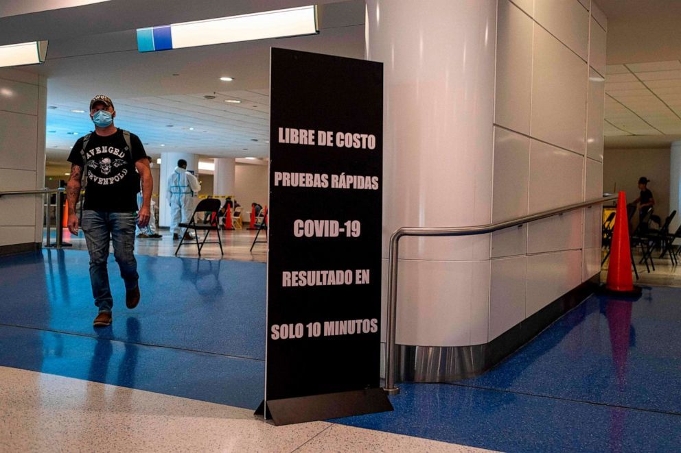 精神航空|美国两名乘客飞机上打架致航班被迫返航，下机后又与其他乘客互殴