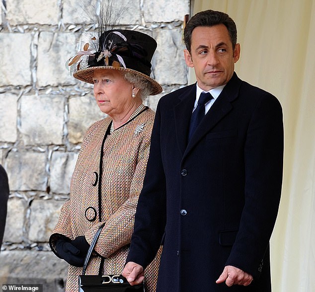 比撒切尔|萨科齐回忆说英女王比撒切尔还厉害，在她面前喝下人生第一杯烈酒