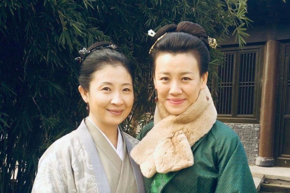 三十而已剧中的配角都不简单童瑶家的保姆陈姐竟出演过都挺好