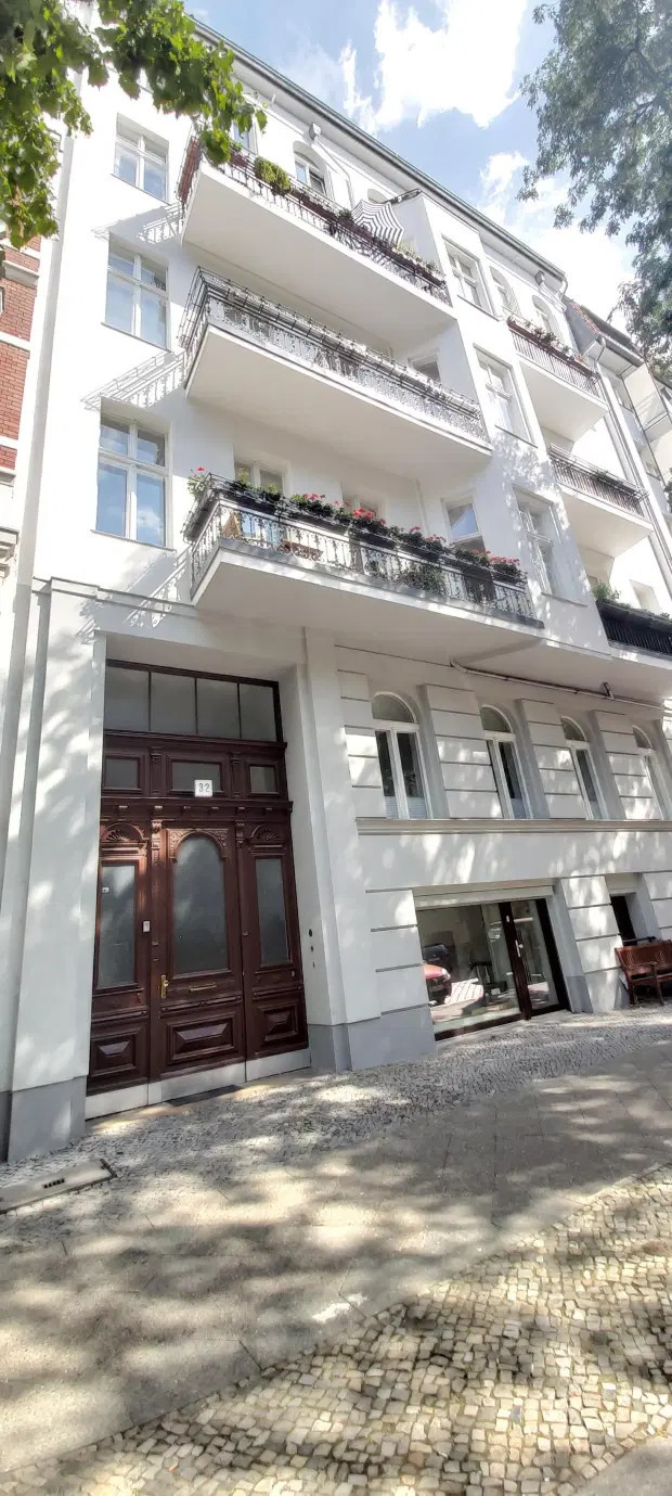 索尔·弗莱彻|布拉德皮特好友自杀前给女儿打电话：我把你妈捅死了