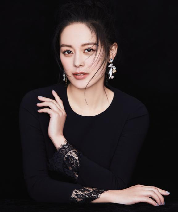 有人猜测是华汉工作室总经理华业汉,但还是有待证实.