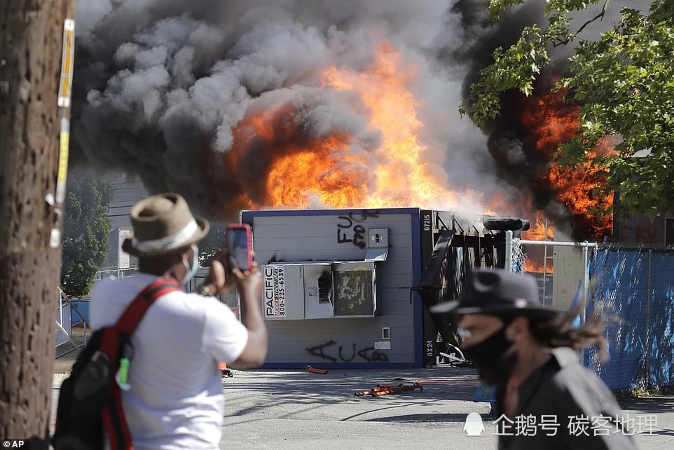 特朗普|特朗普“太难了”：多个城市“战火熊熊”，强令派“私家军”仍难以平息